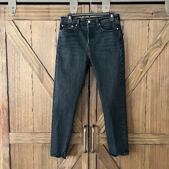Levi's Wedgie Straight Fit Button Fly Jeans Black Size 29 EUC - Picture 1 of 10